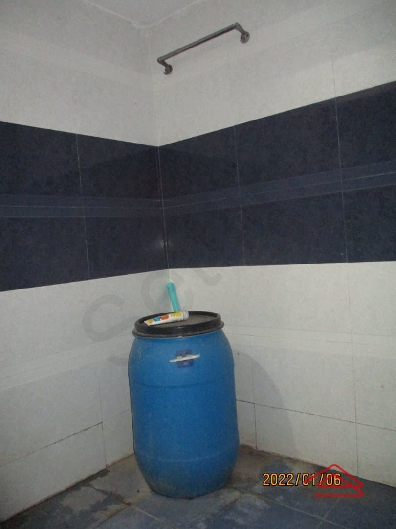 Sub Unit : bathrooms 1