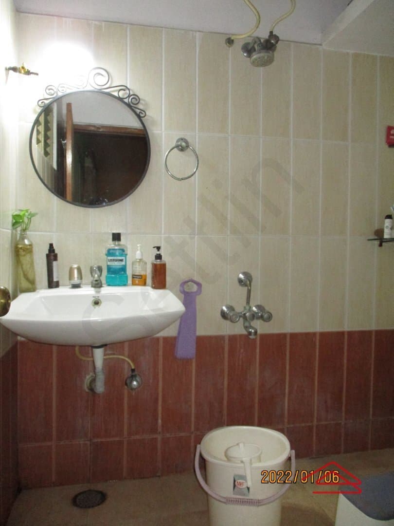 Sub Unit : bathrooms 3