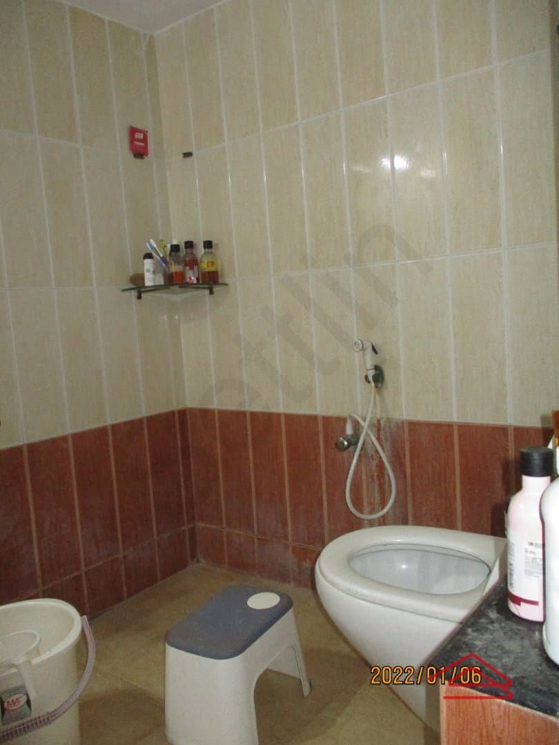 Sub Unit : bathrooms 3