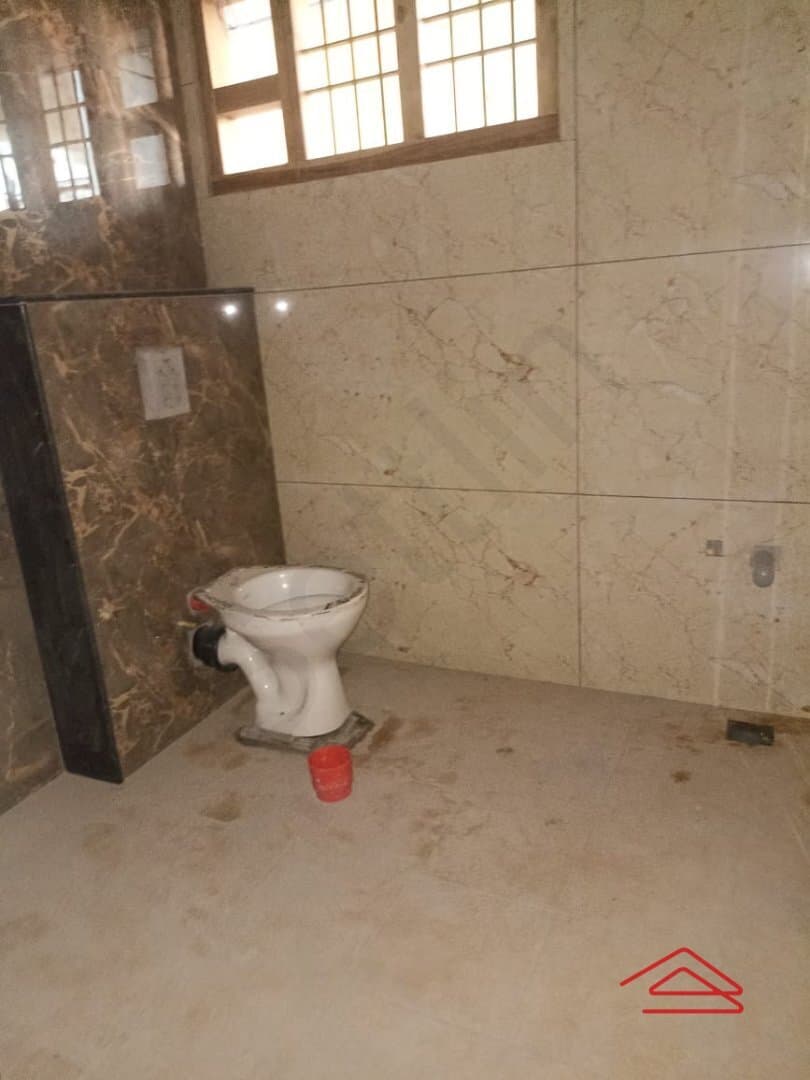 bathrooms 5