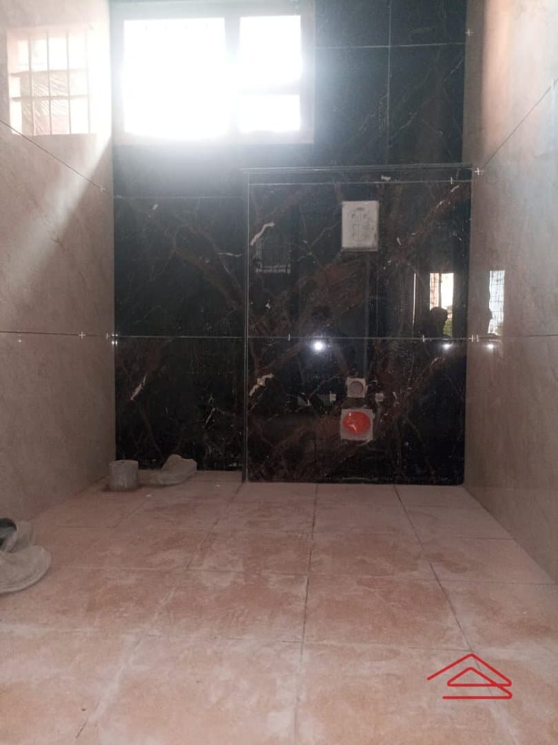bathrooms 1