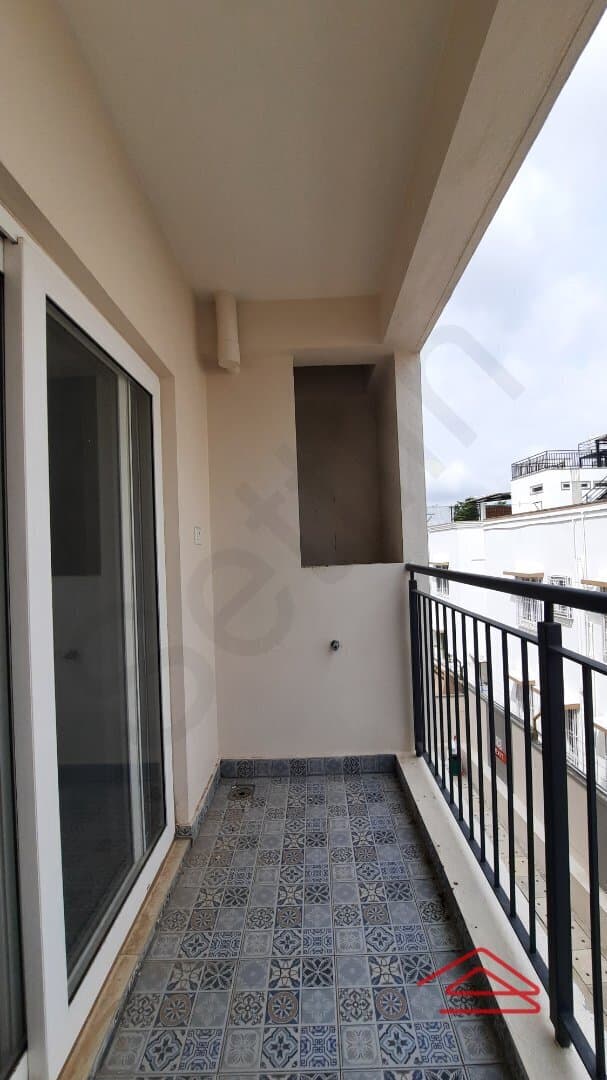 Balcony 2