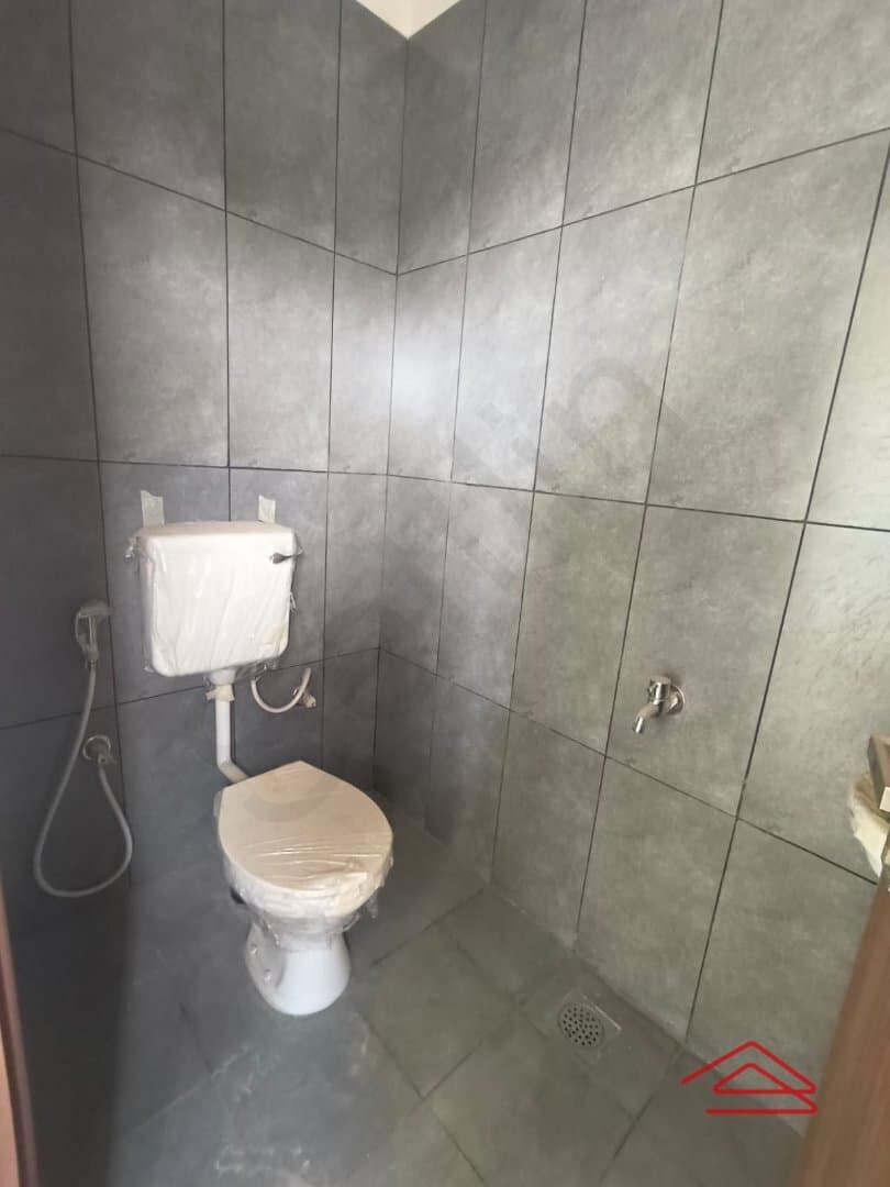 Servant Bathroom 1