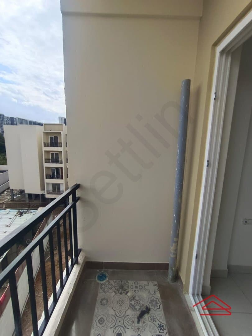 Balcony 2