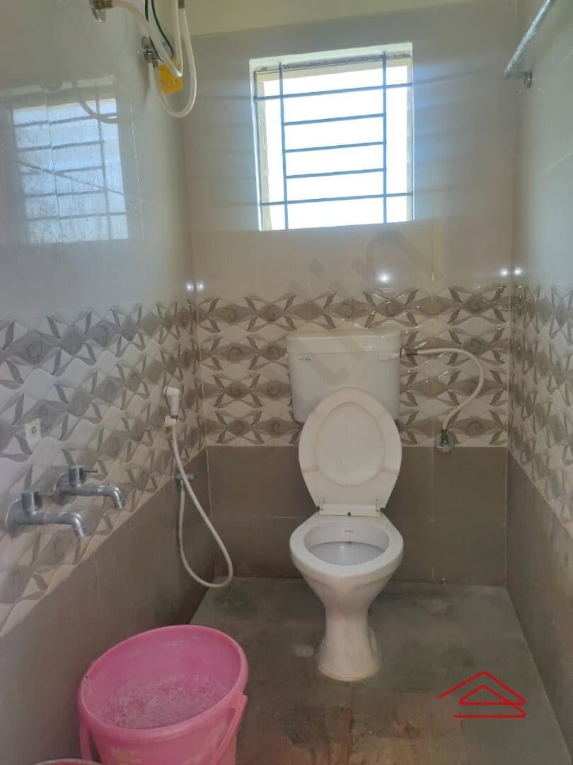 Sub Unit : bathrooms 1