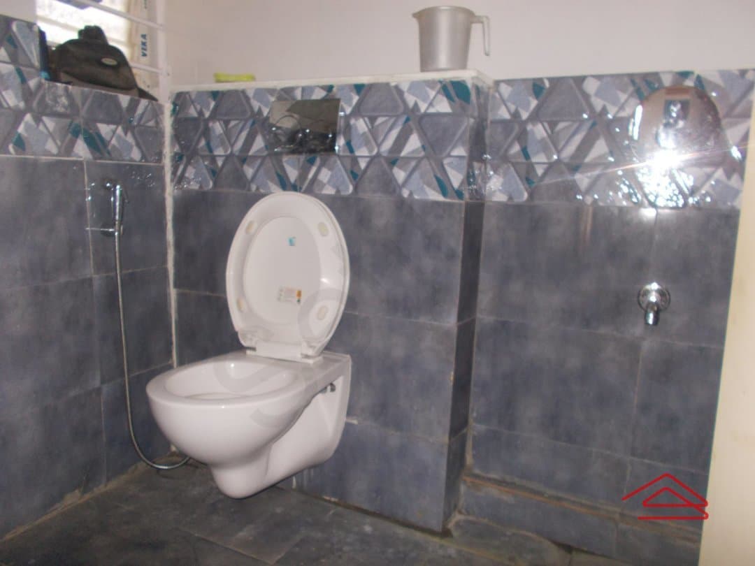 bathrooms 1