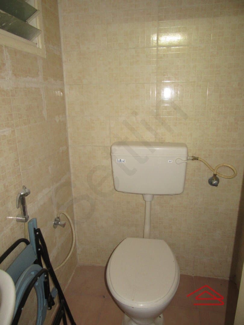 Servant Bathroom 1
