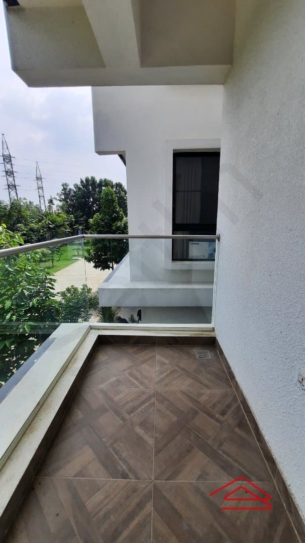 Balcony 2