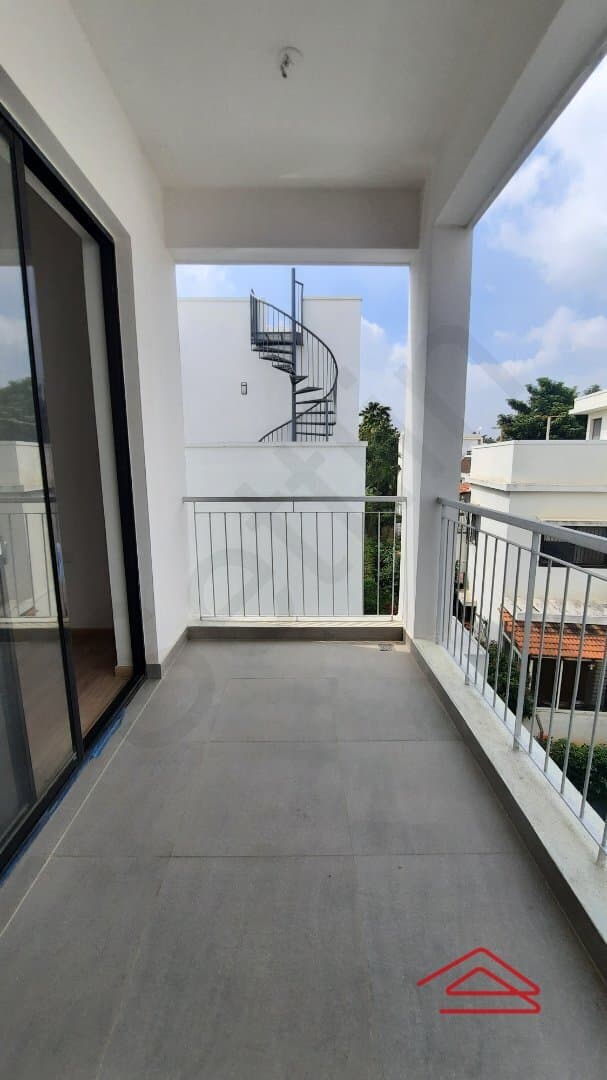 Balcony 3