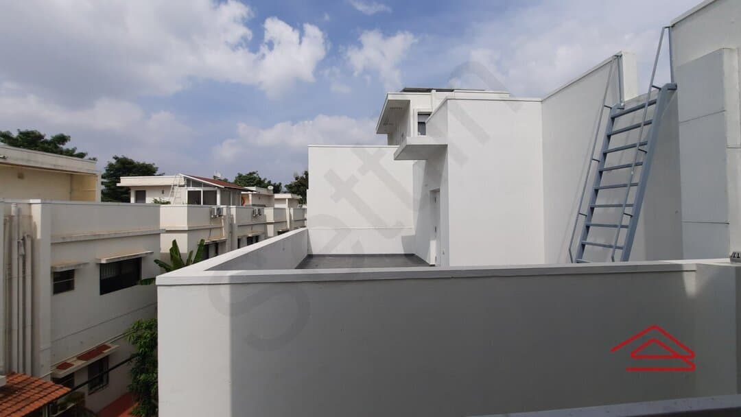 Balcony 3