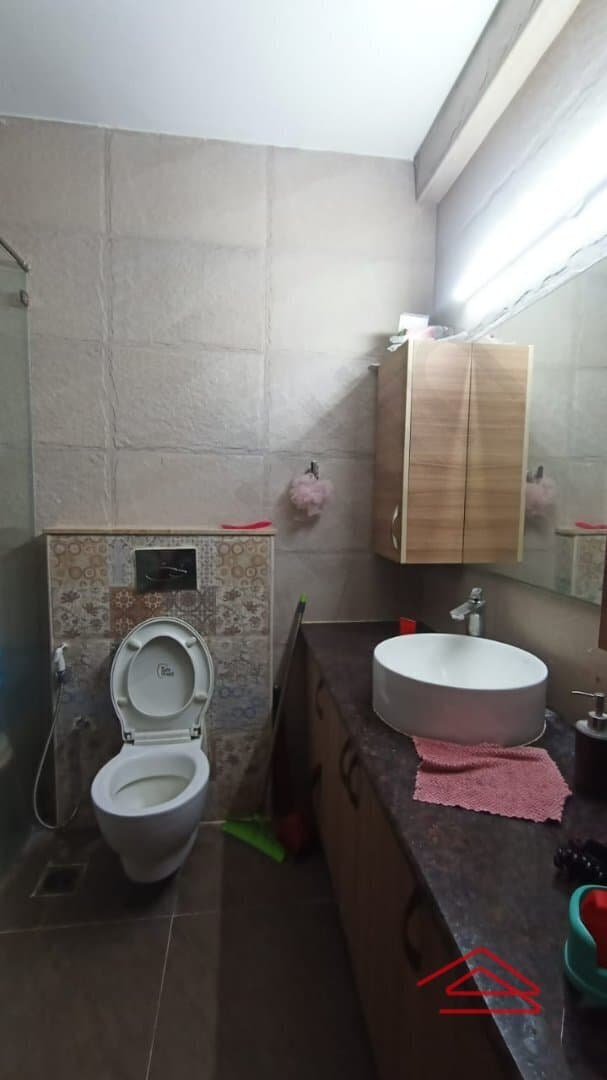 Servant Bathroom 1