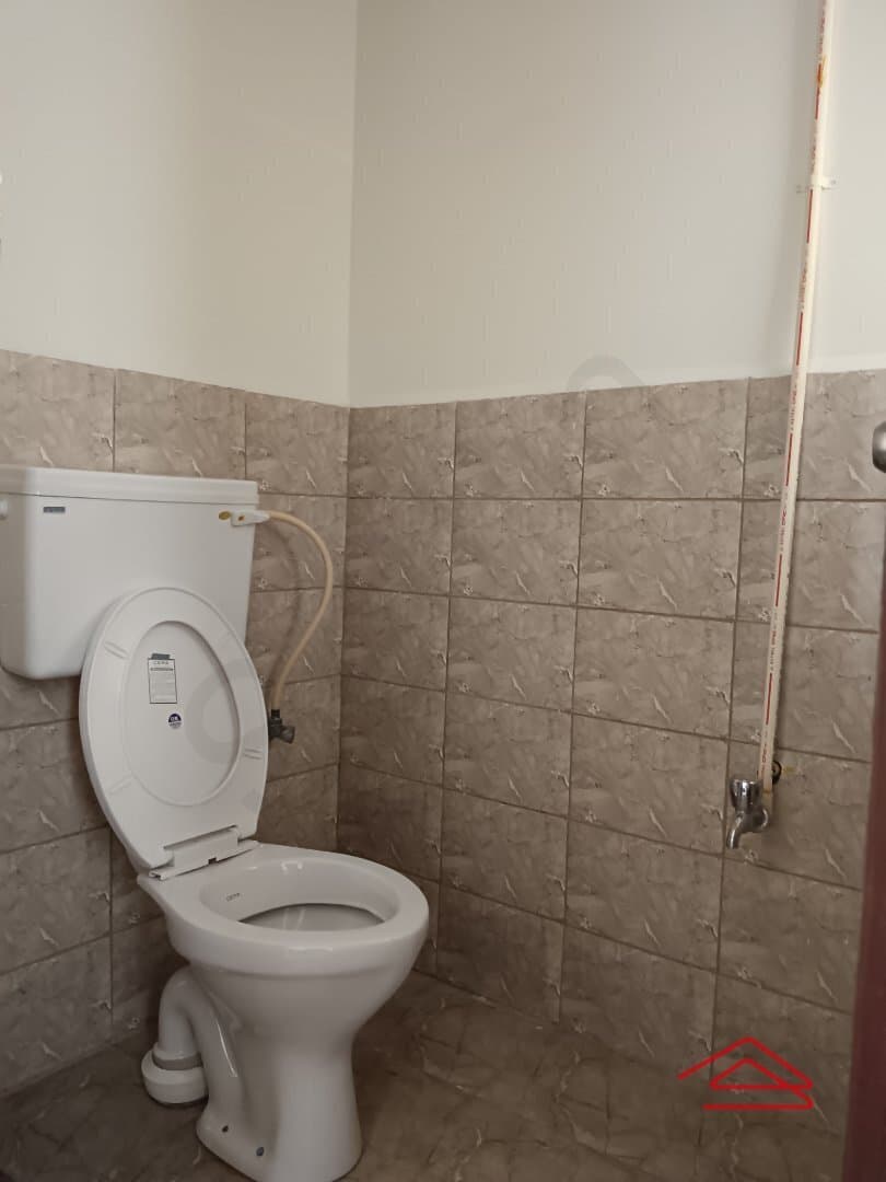 Servant Bathroom 1