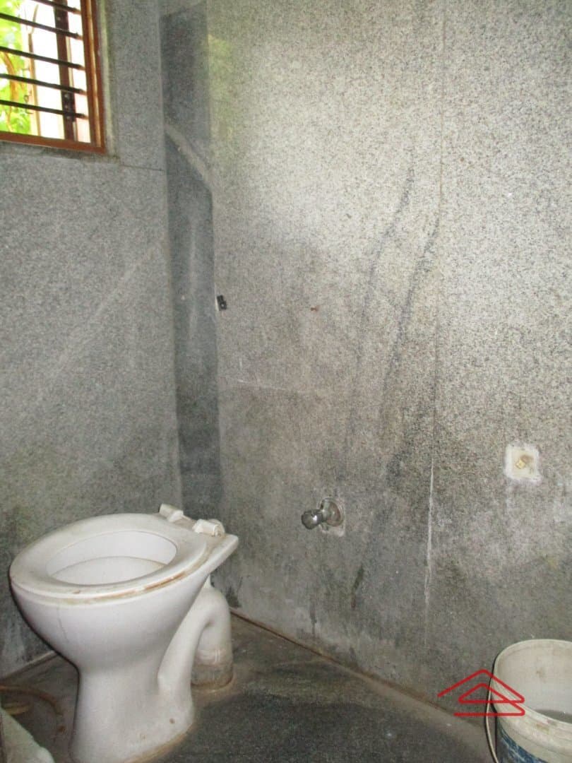 Sub Unit : bathrooms 2