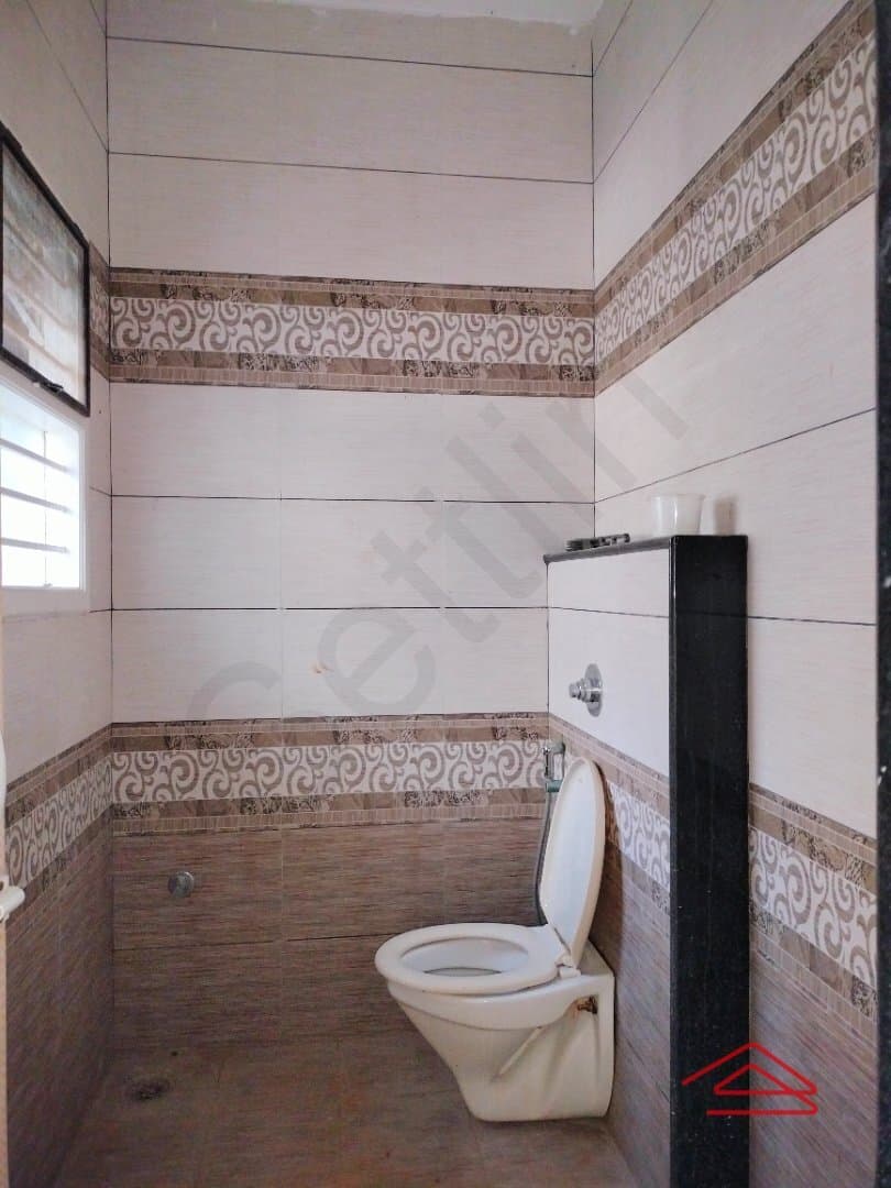 Servant Bathroom 1