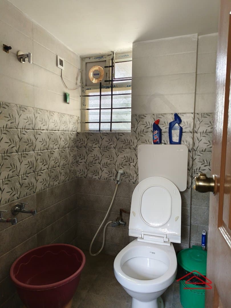 Servant Bathroom 1