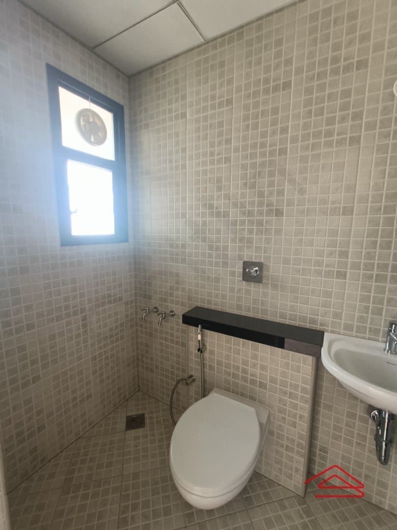 Servant Bathroom 1