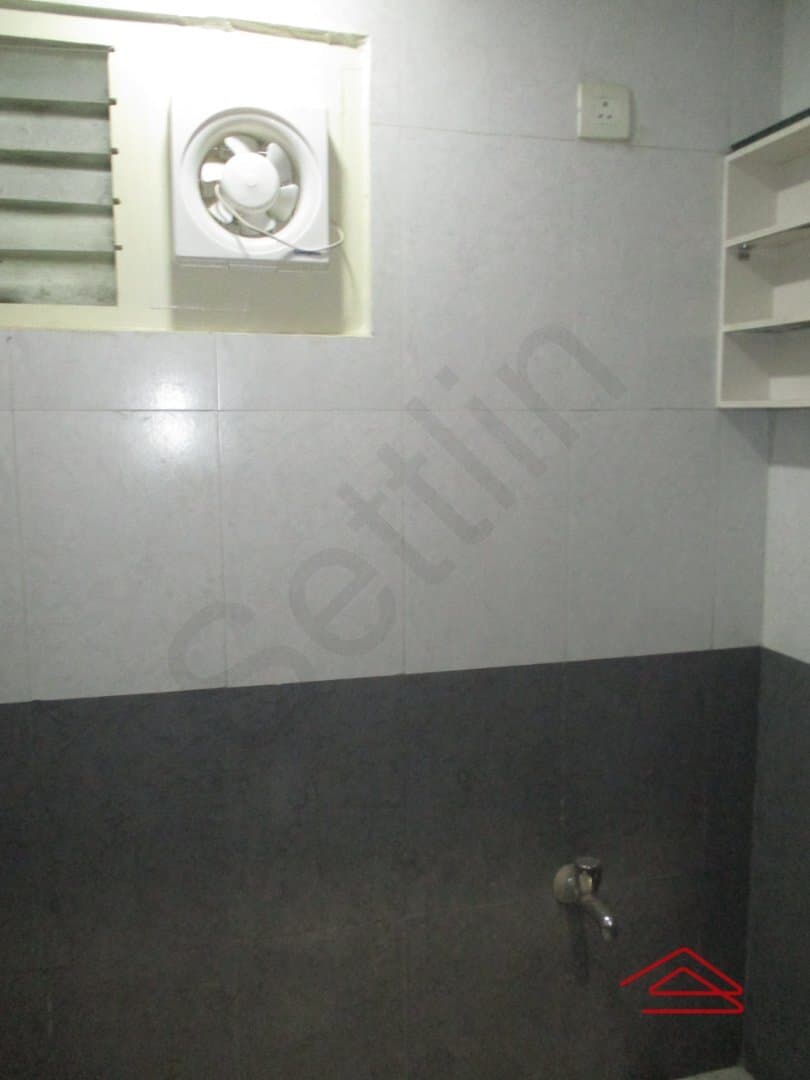 Servant Bathroom 1