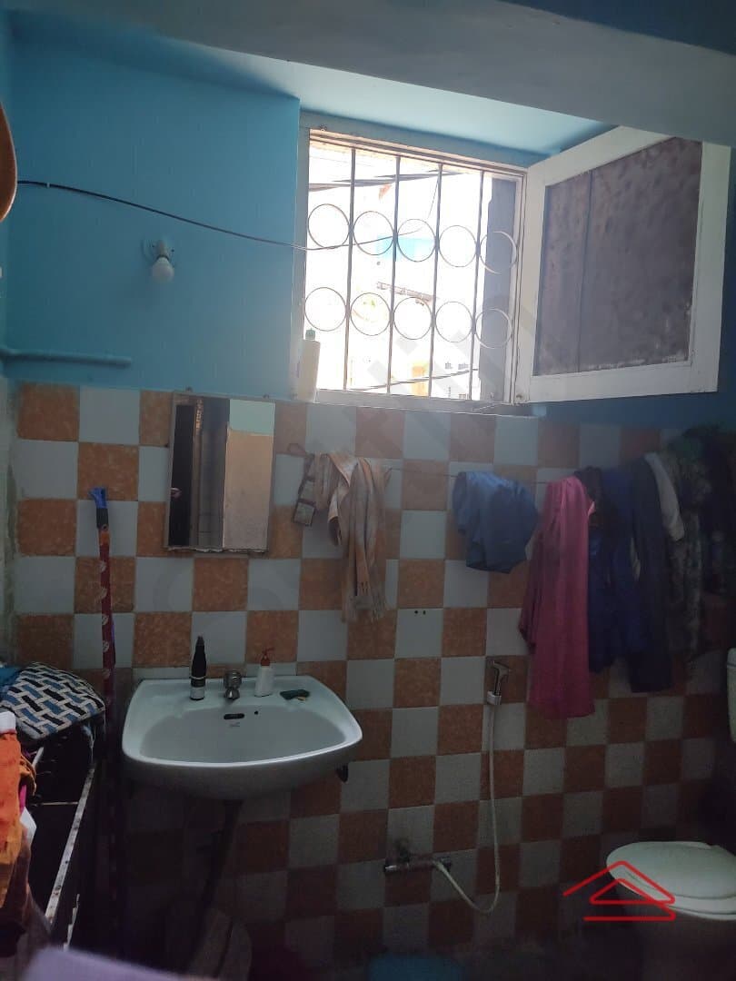Sub Unit : bathrooms 1