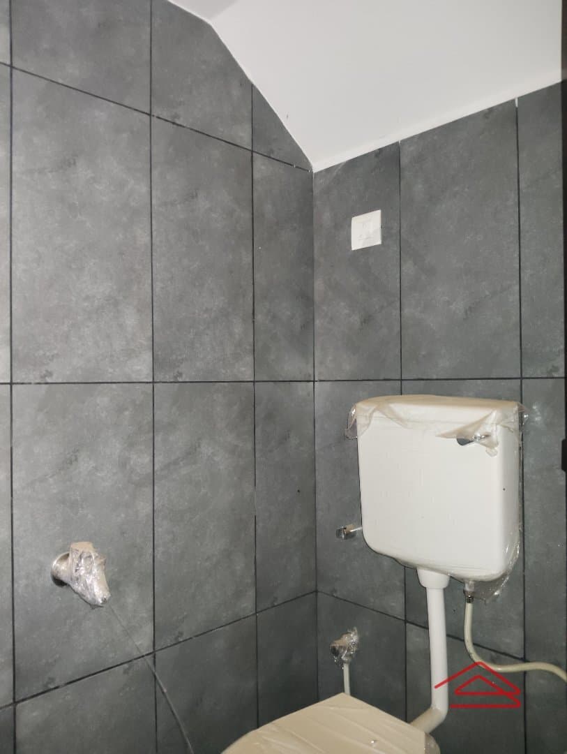 Servant Bathroom 1