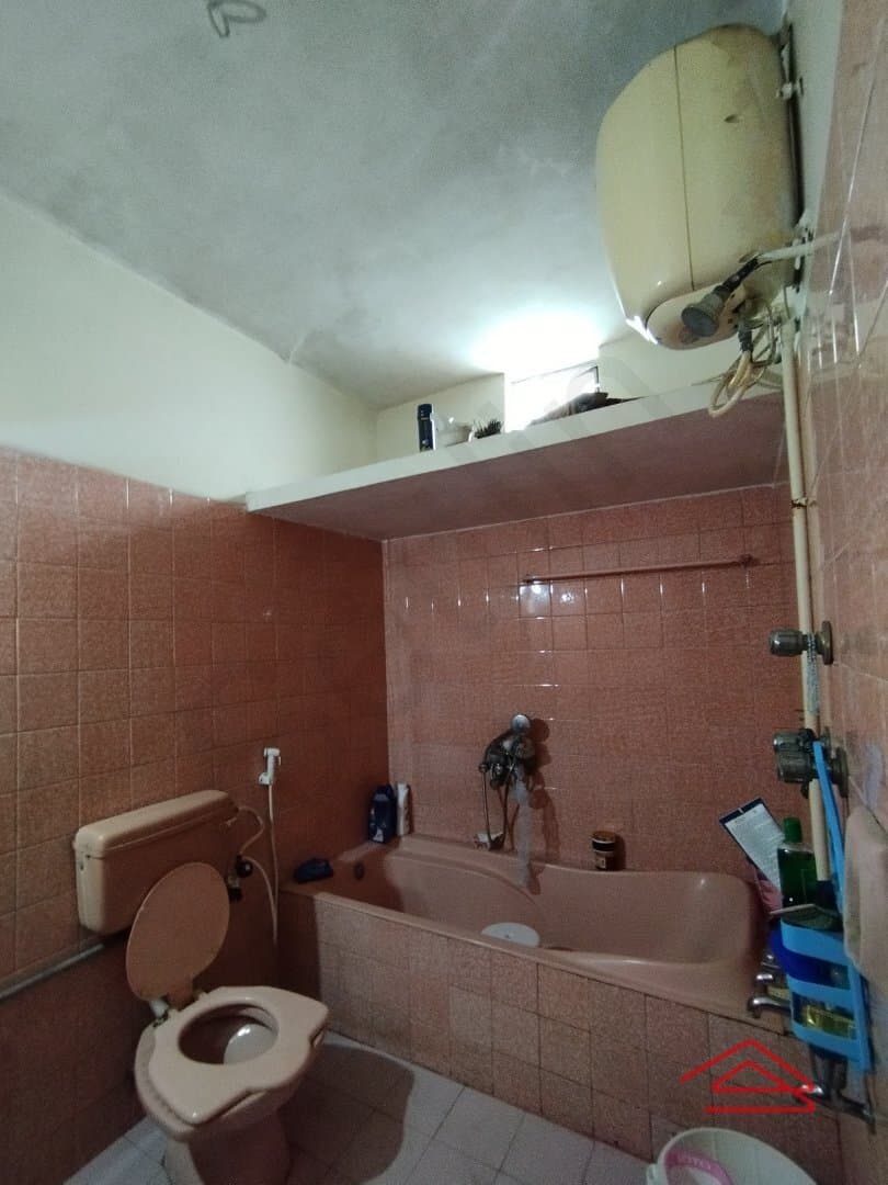 Sub Unit : bathrooms 2