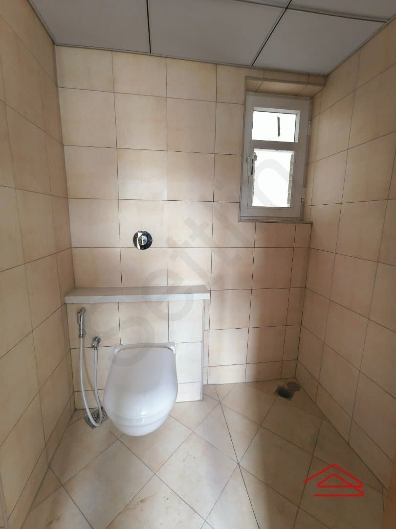 Servant Bathroom 1
