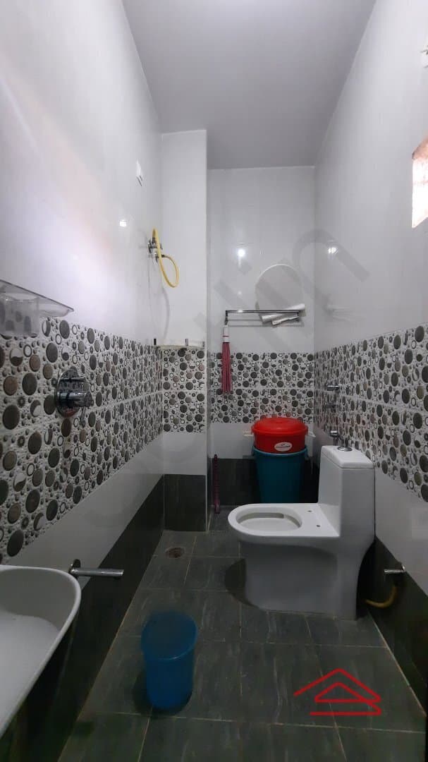 Sub Unit : bathrooms 1