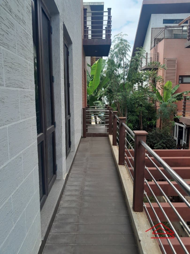 Balcony 3