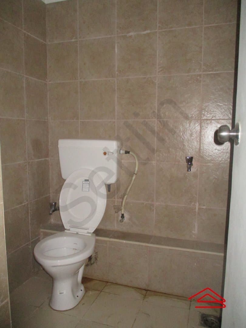 Servant Bathroom 1